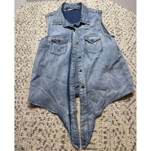 Hippie Laundry Women's Denim sleeveless Size S Light Wash Button-Up